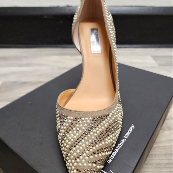 International Concepts Studded Heels - Picture 5 of 6